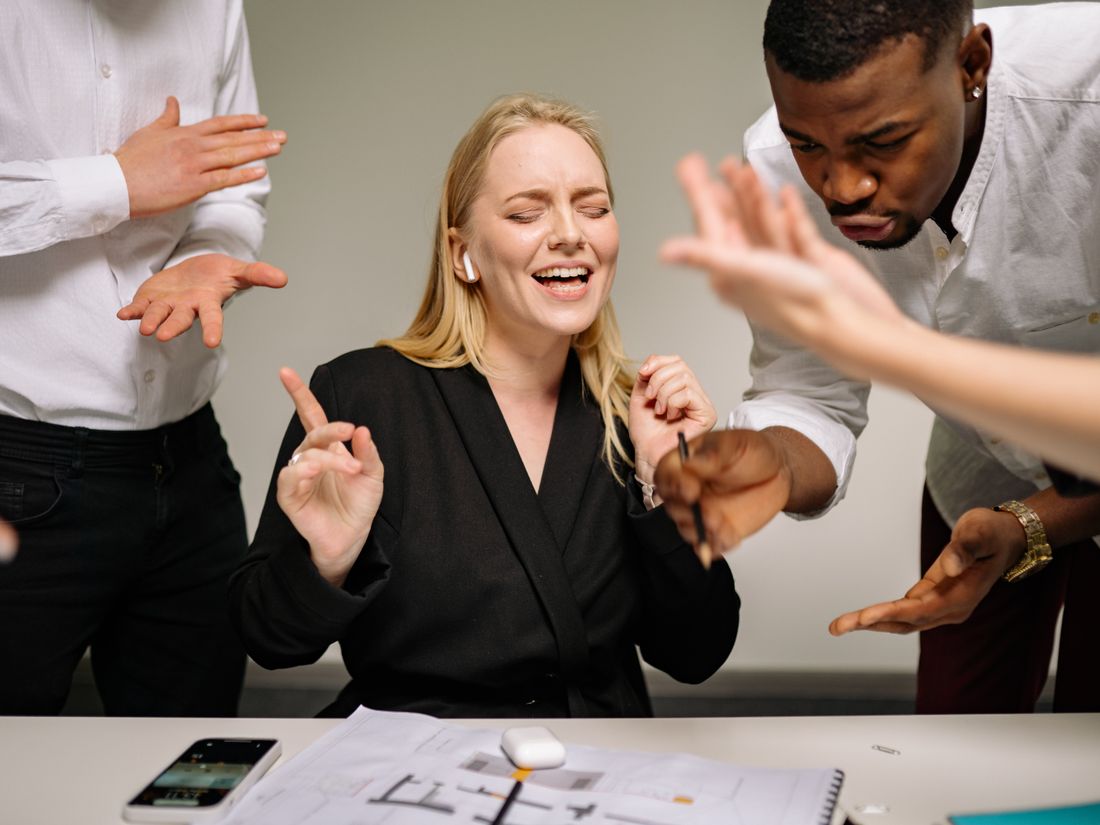 A clinic at the centre of a trust network with directory listings, star ratings, and news mentions radiating outward as off-page SEO authority signals